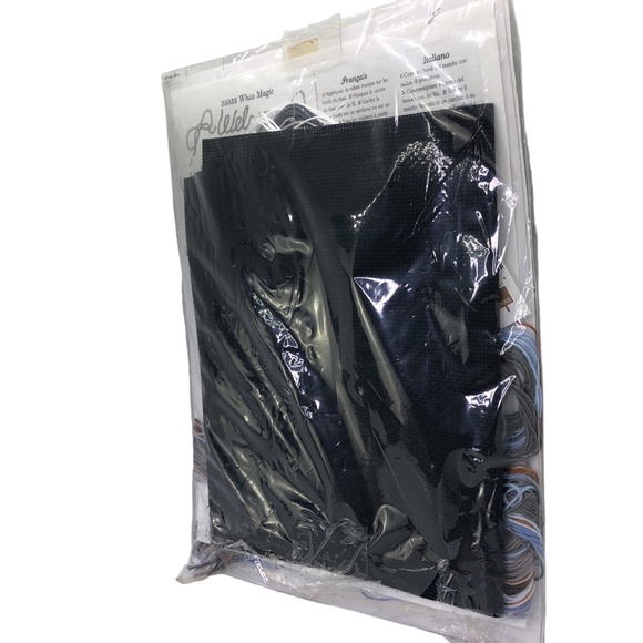 Dimensions WOLF Counted Cross-Stitch Kit White Magic #35035 -Vintage 2000 - Picture 6 of 10